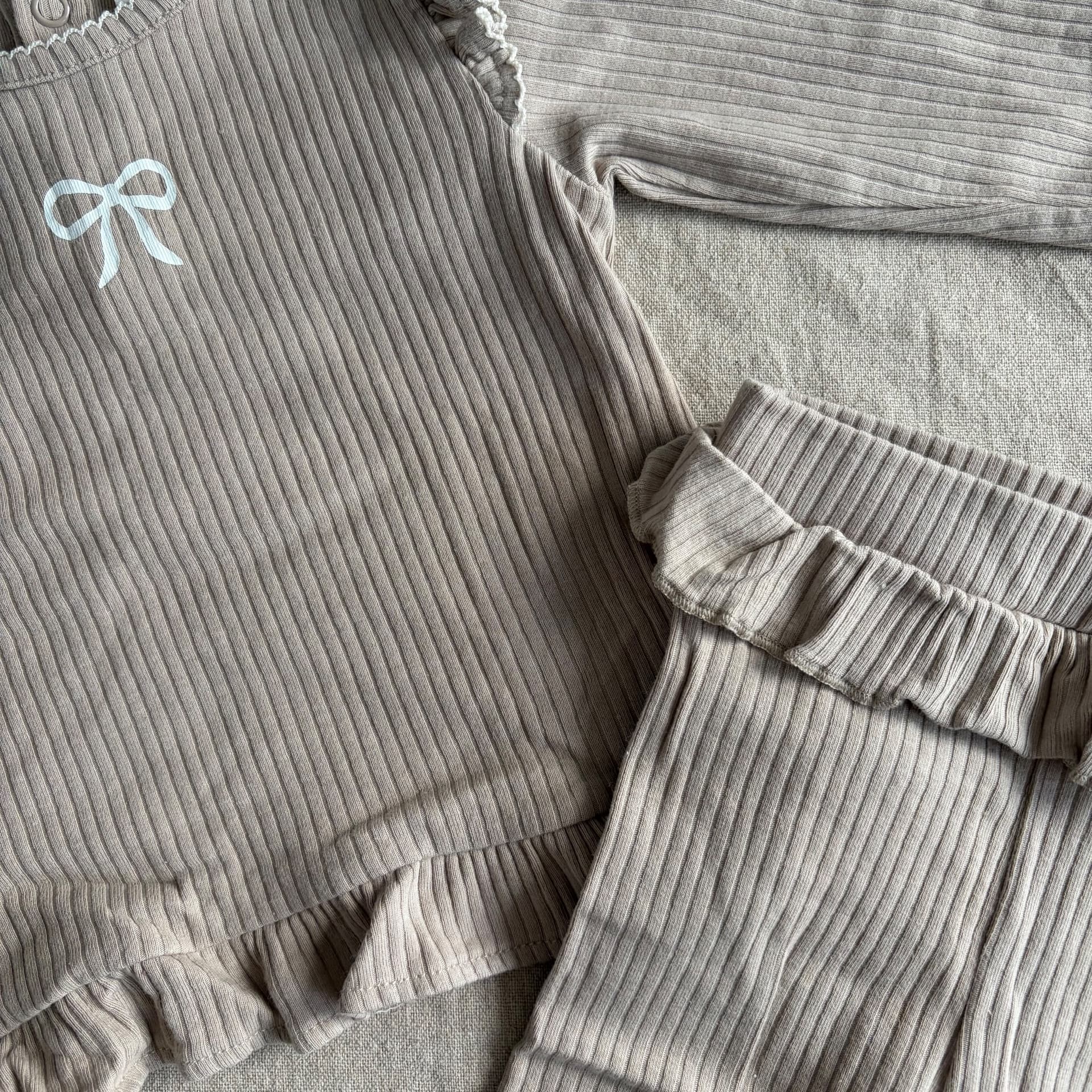 Todelt sett med genser og tights — bilde 2 av 4