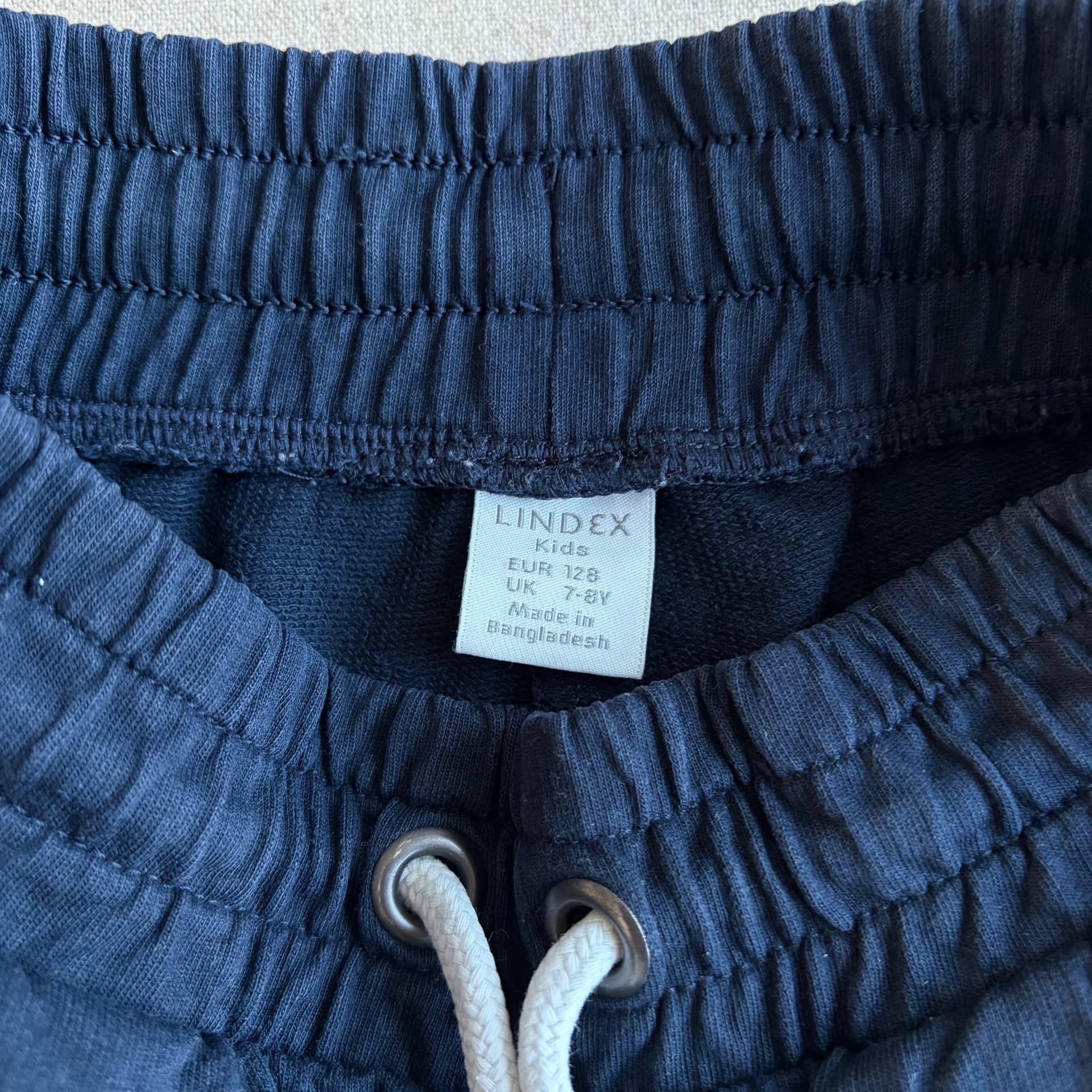 Mørkeblå shorts — bilde 3 av 4