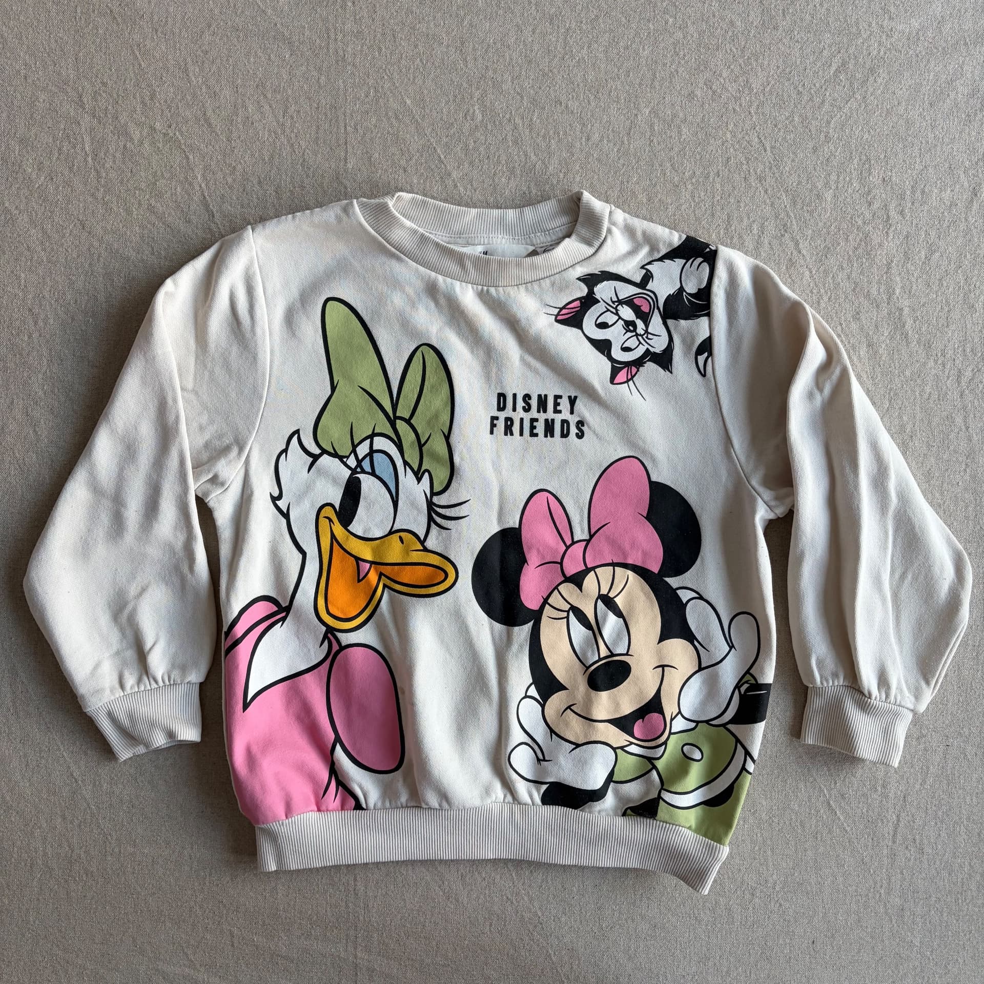 Genser med Disneymotiv — bilde 1 av 4