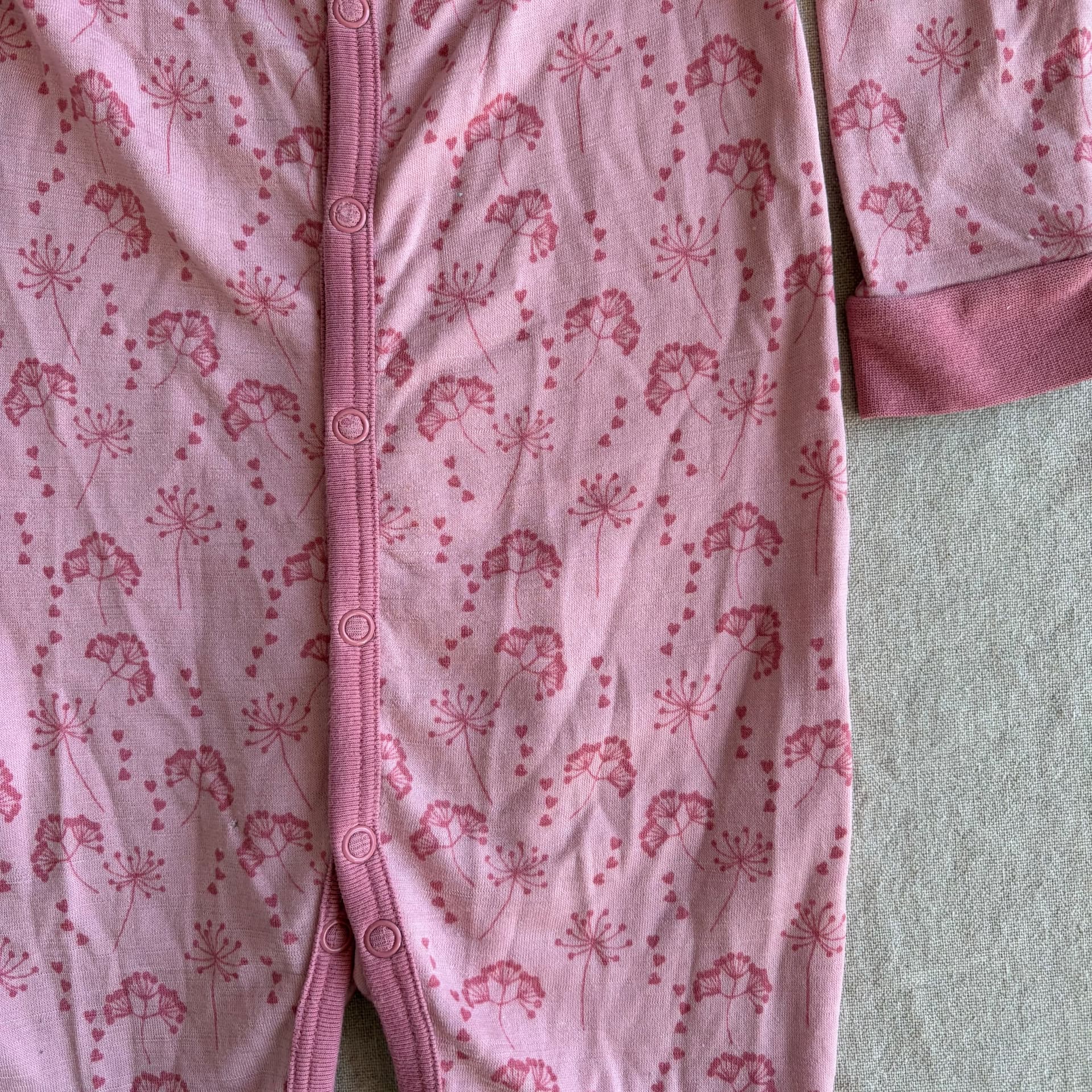 Heldress/pysj med knapper — bilde 2 av 5