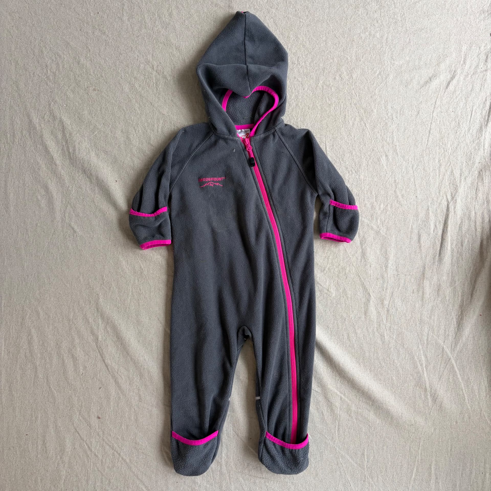 Fleecedress med hette