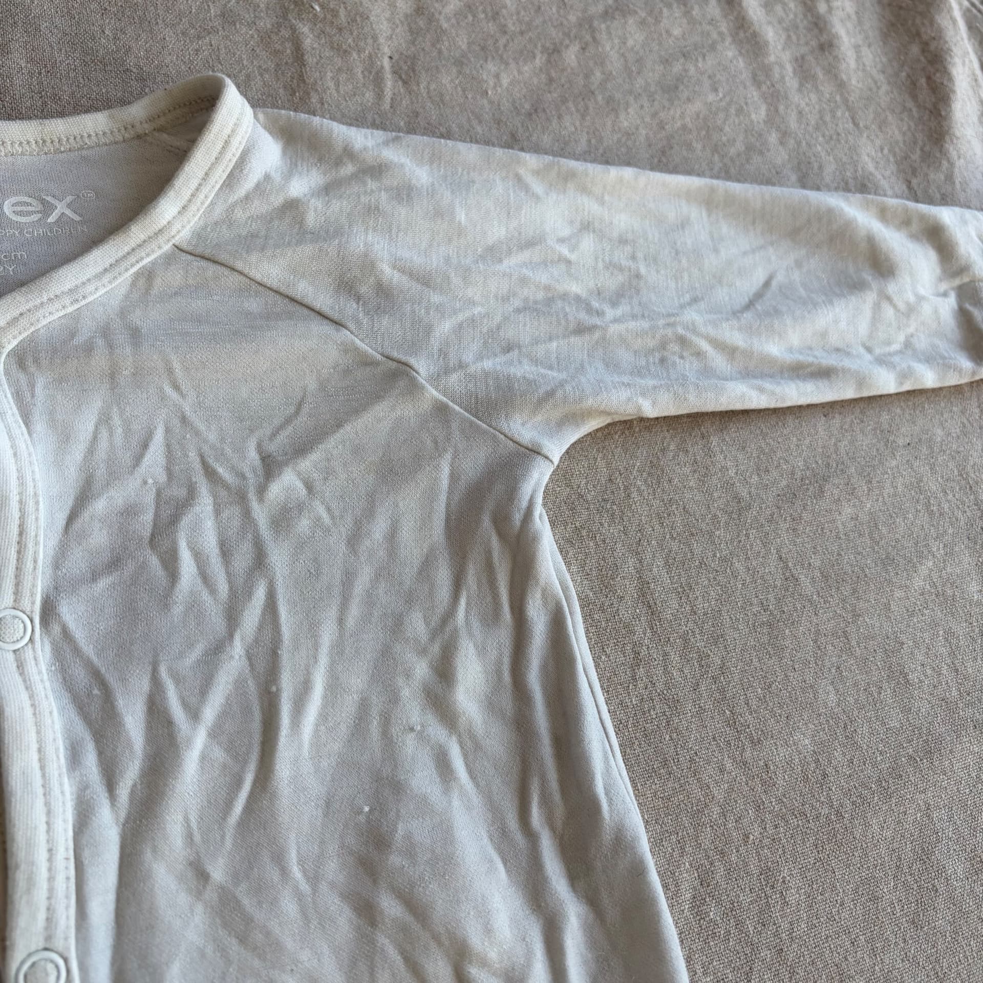 Heldress/pysj med knapper — bilde 2 av 5