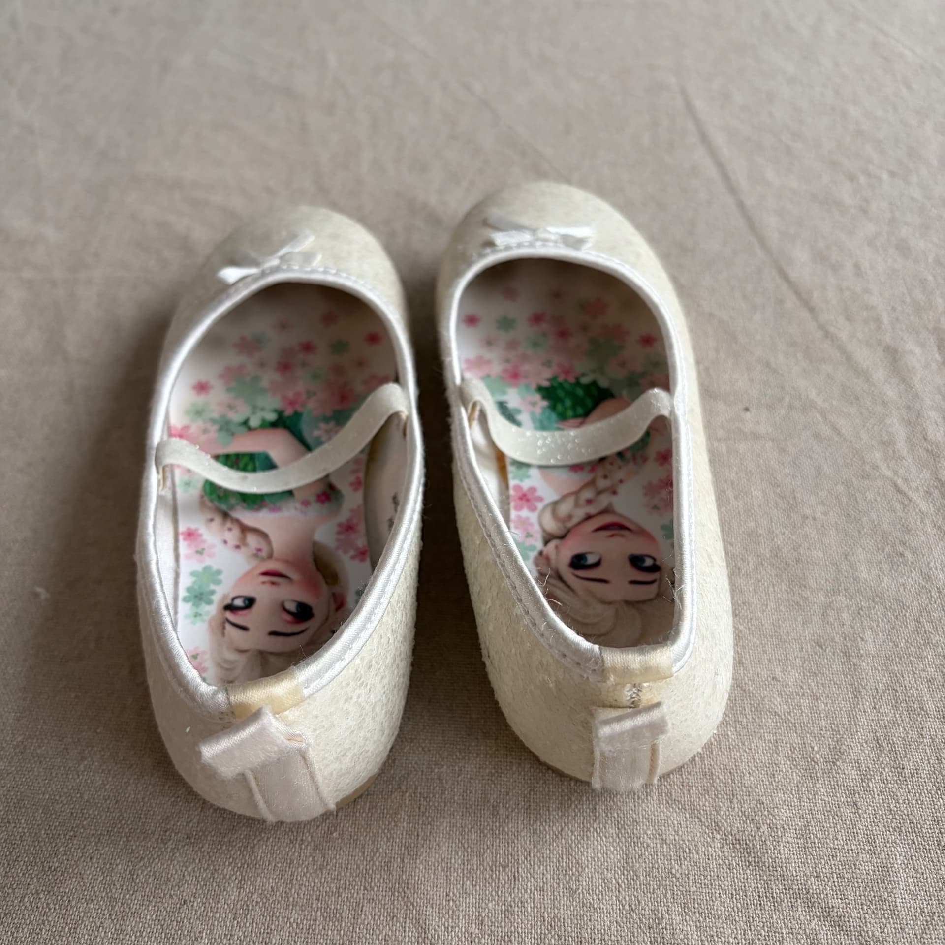 Ballerinasko med Elsa-motiv — bilde 4 av 6