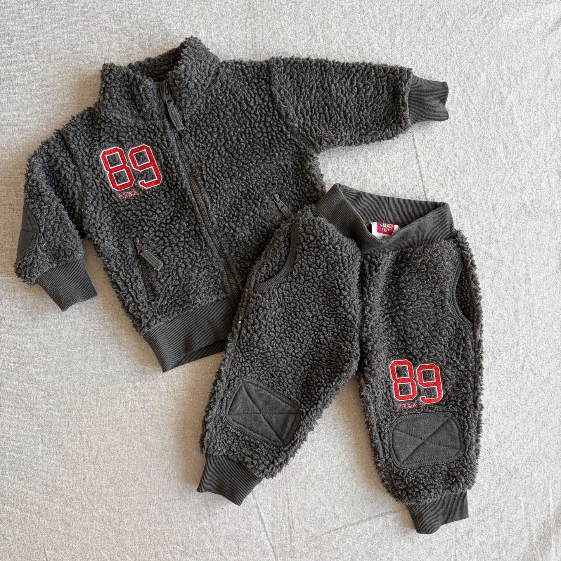 Joggesett i teddyfleece — bilde 1 av 5