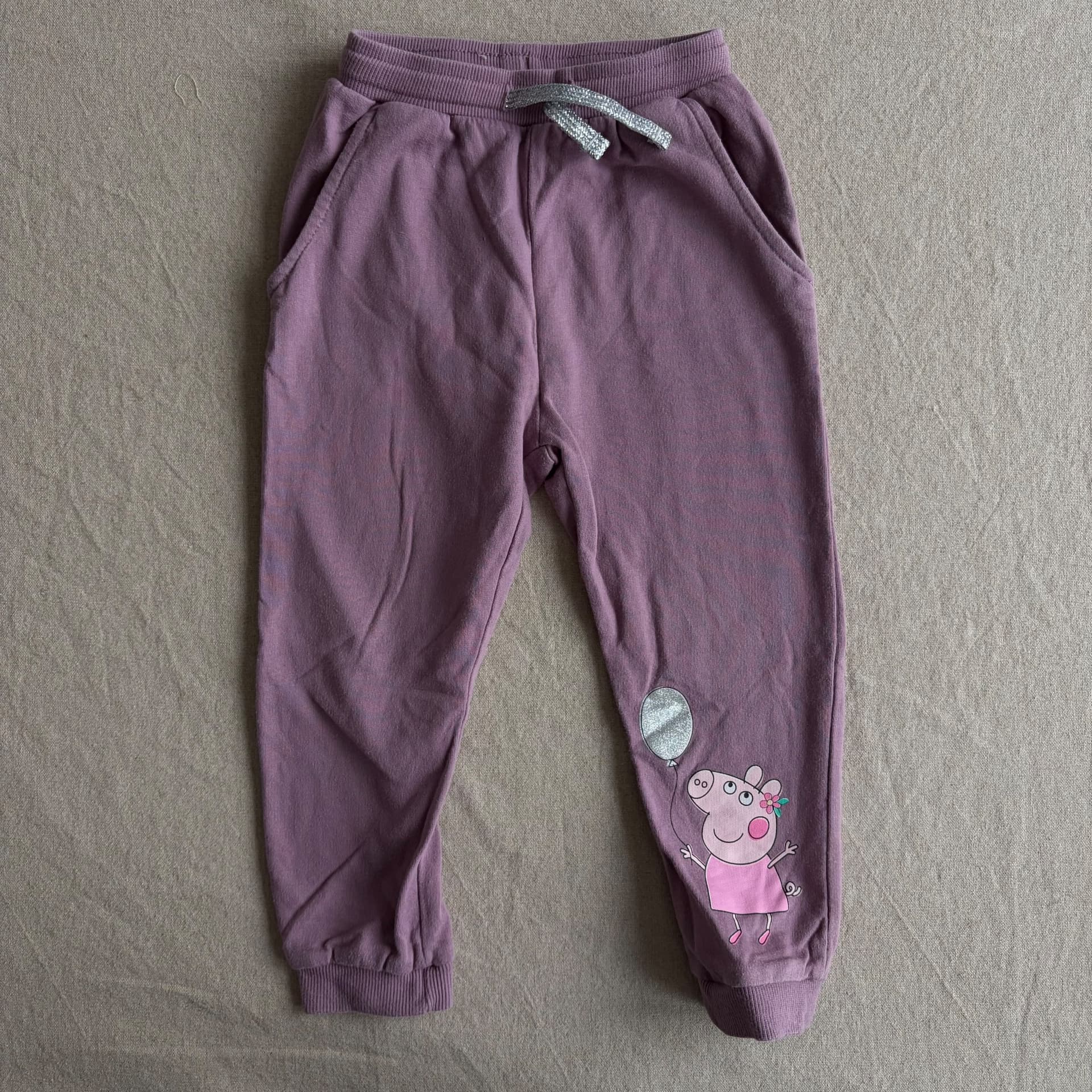 Joggebukse med Peppa Gris — bilde 1 av 4