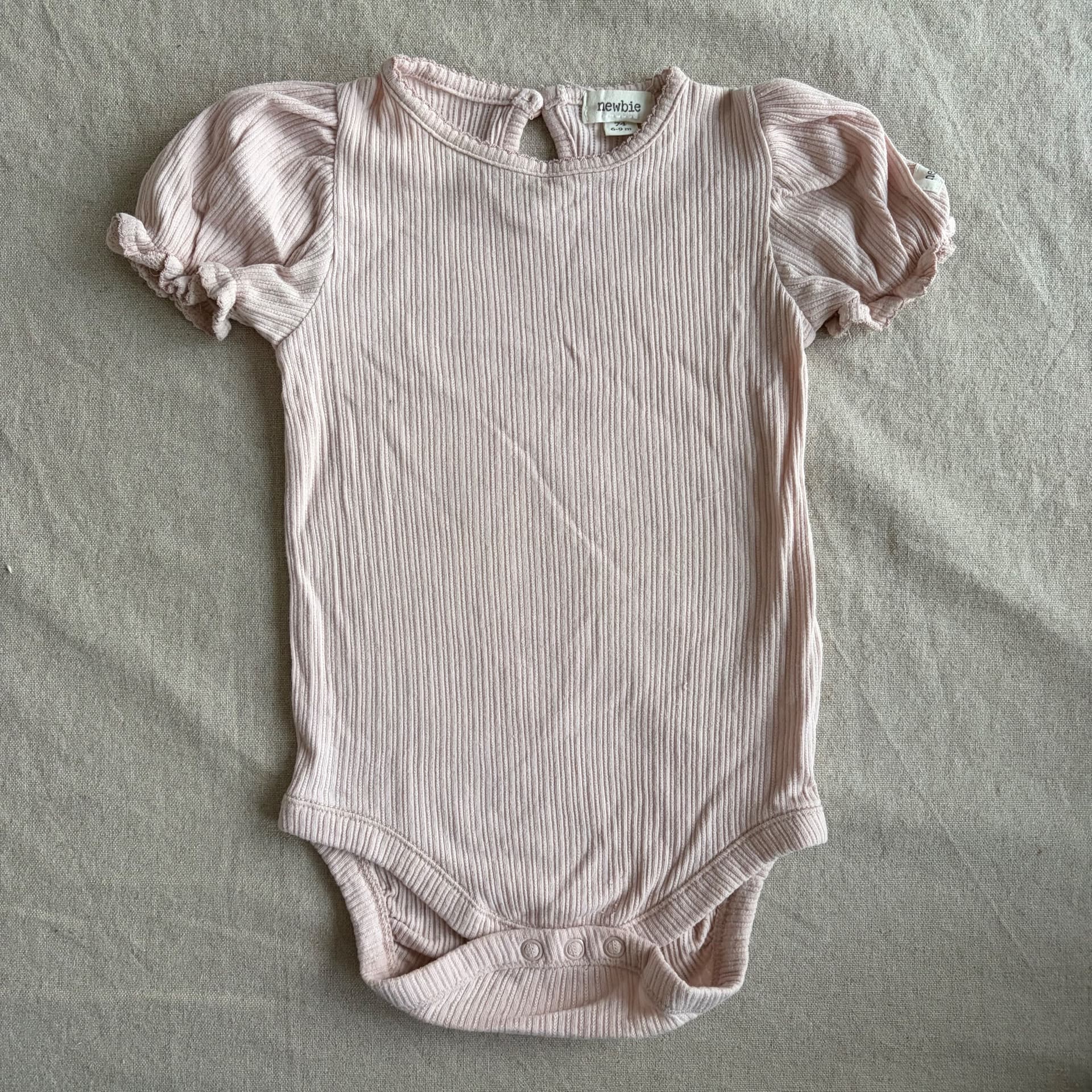 Kortermet body — bilde 1 av 4