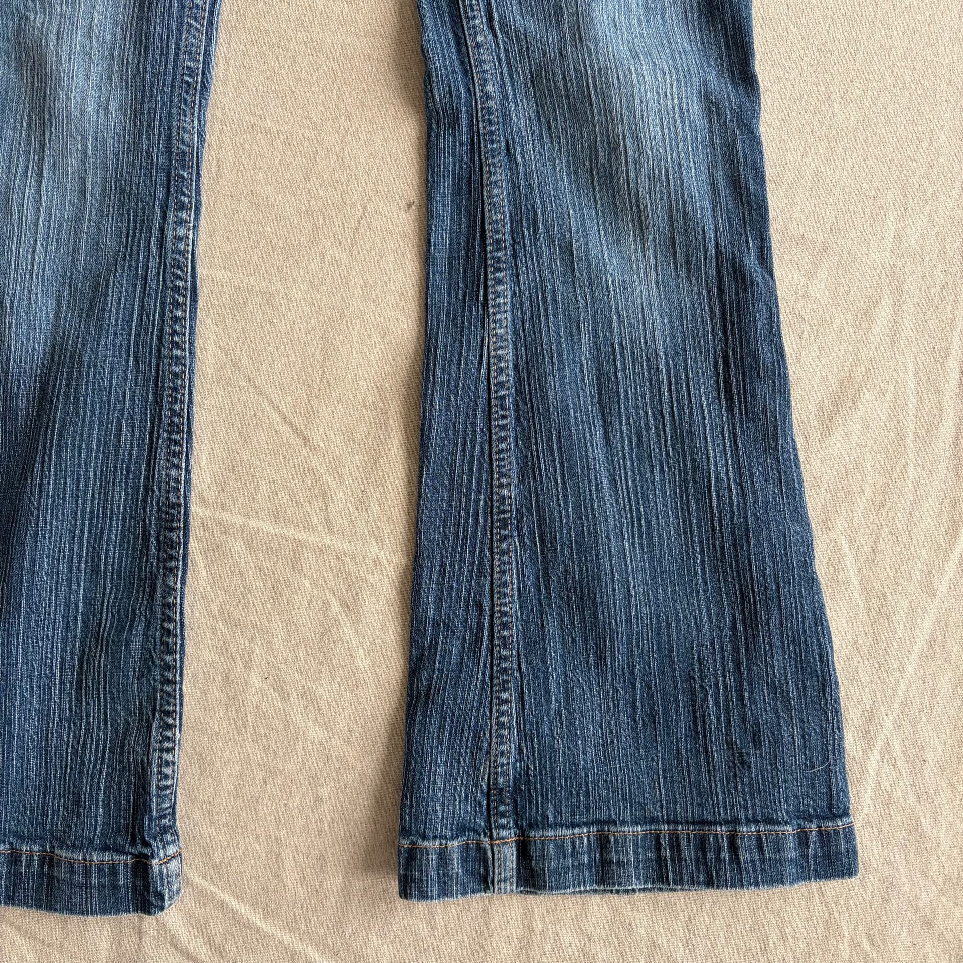 Flared jeans — bilde 2 av 6