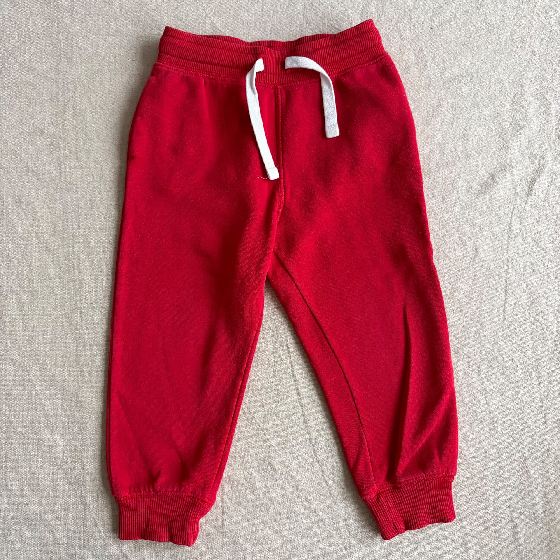 Rød joggebukse — bilde 1 av 4