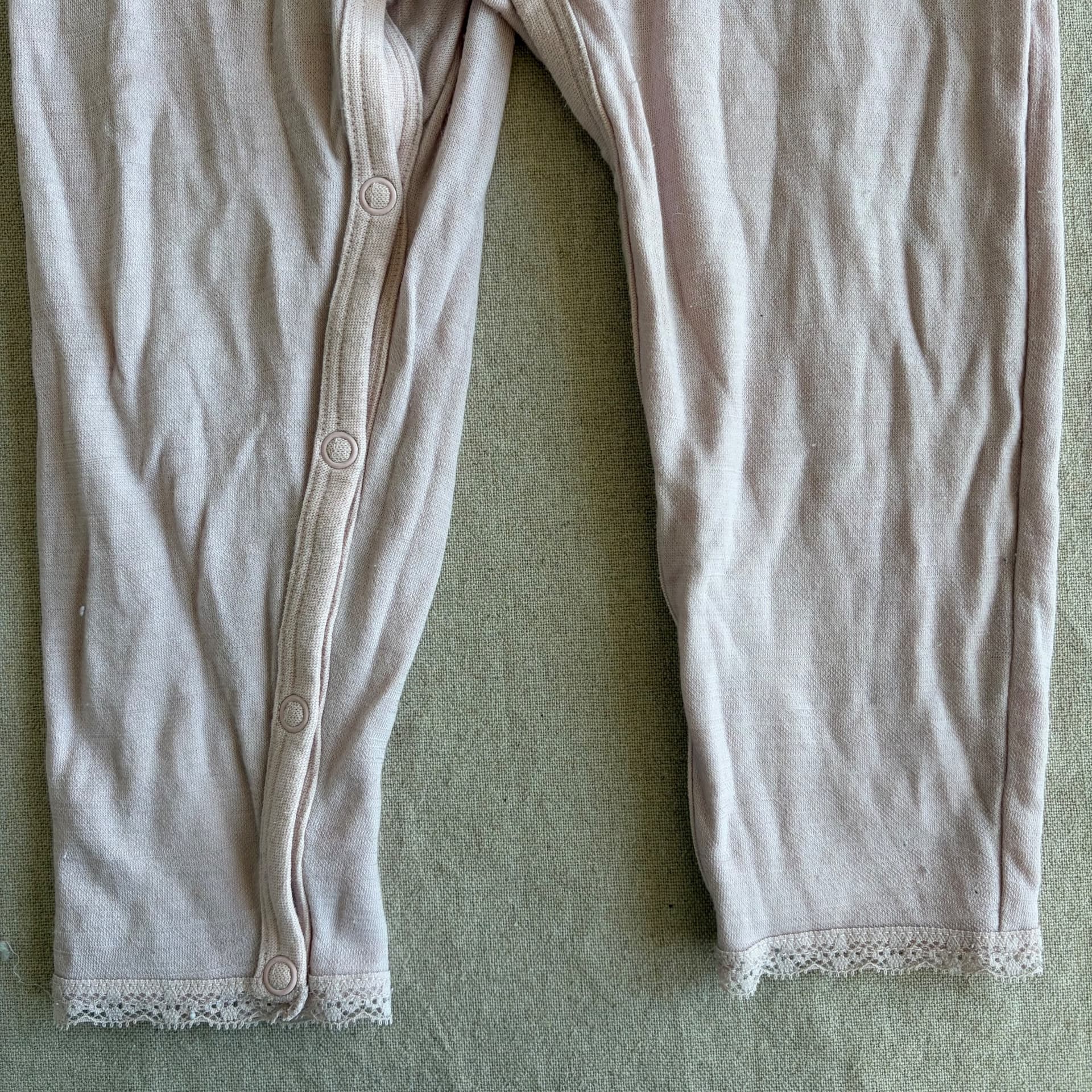 Heldress/pysj med knapper — bilde 2 av 4