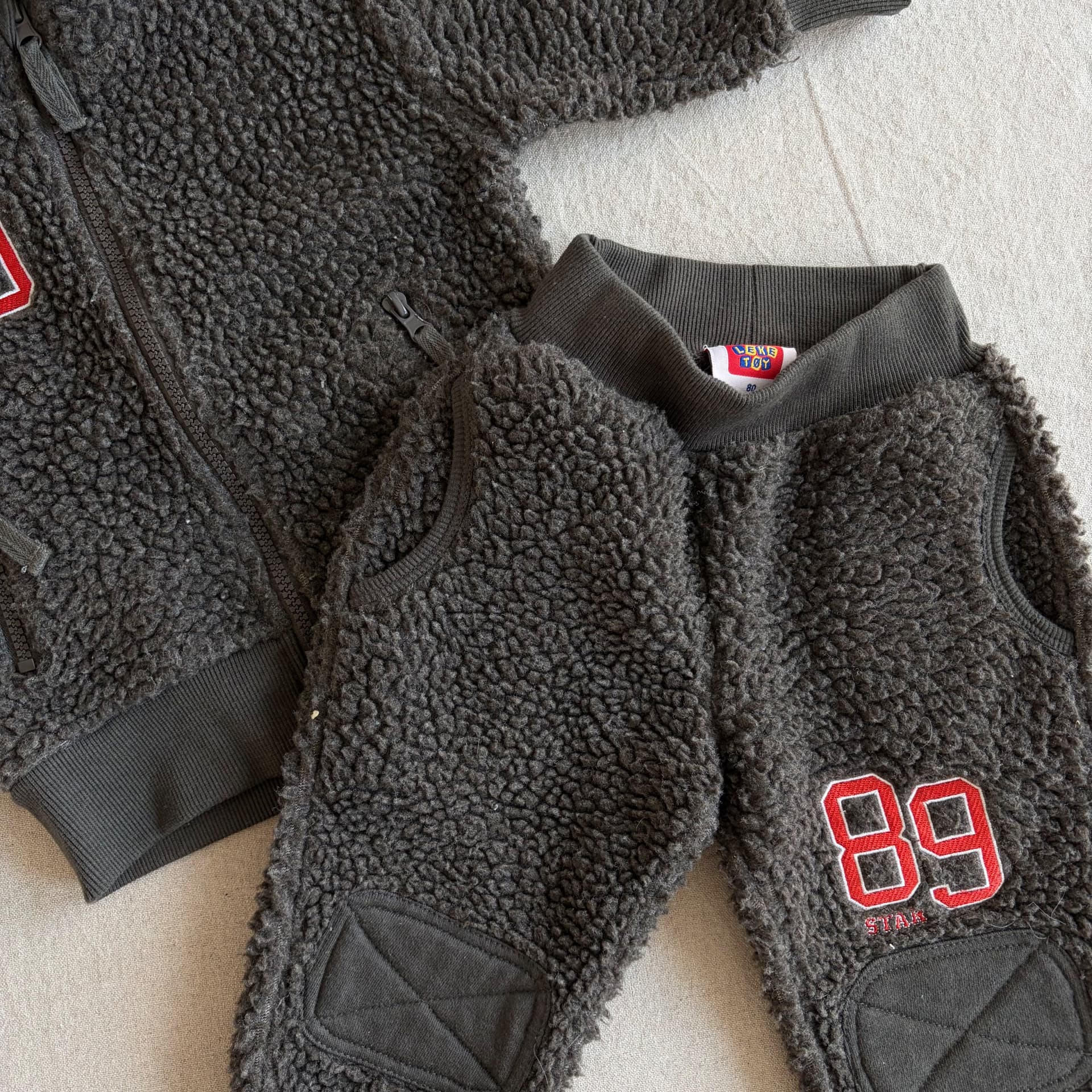 Joggesett i teddyfleece — bilde 2 av 5
