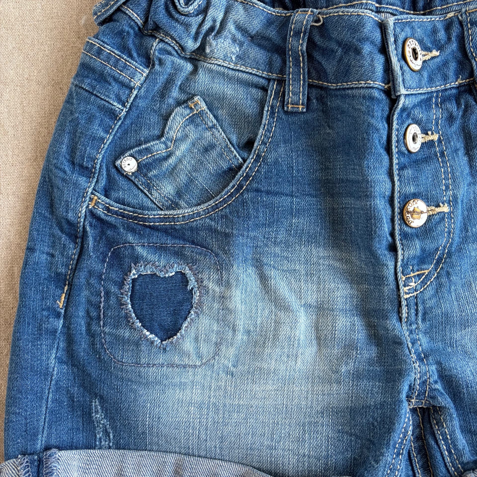 Denimshorts — bilde 2 av 4