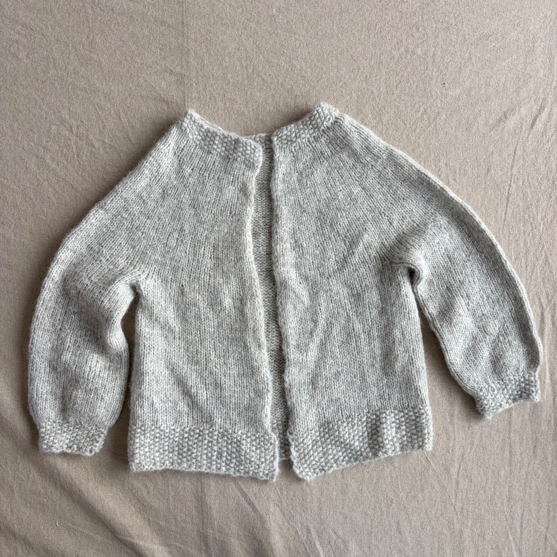 Håndstrikket cardigan — bilde 1 av 4