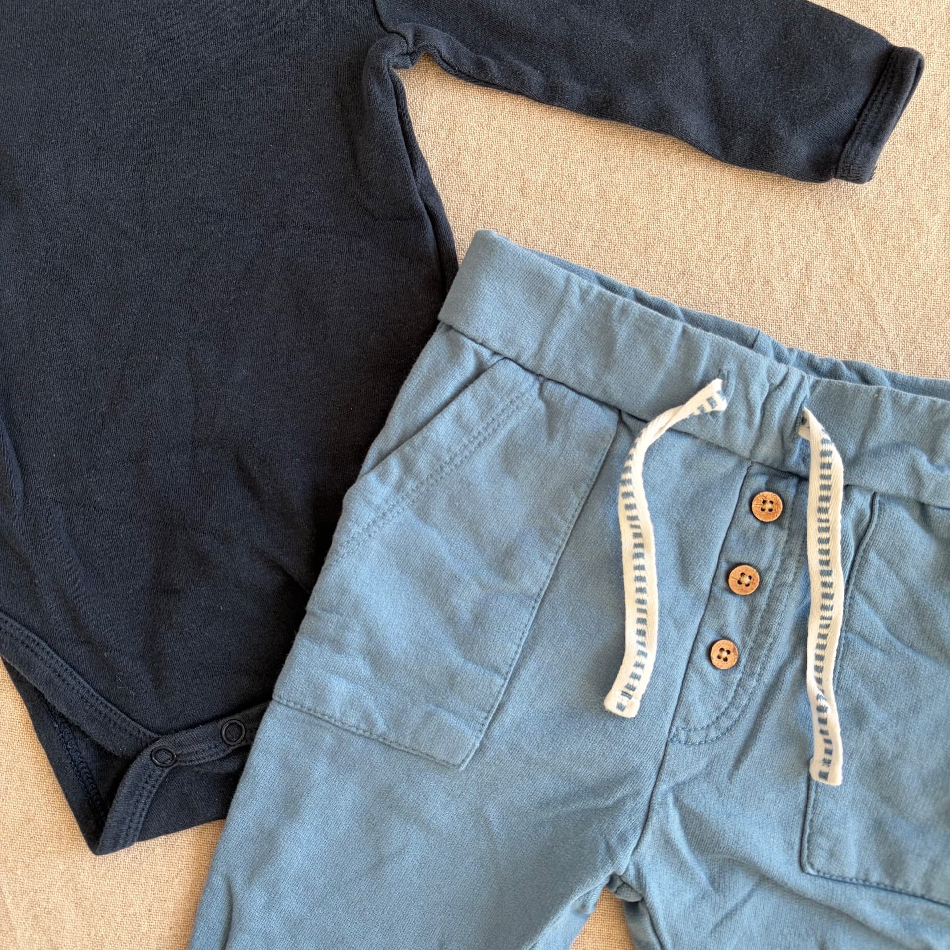 Sett med body og bukse — bilde 2 av 4