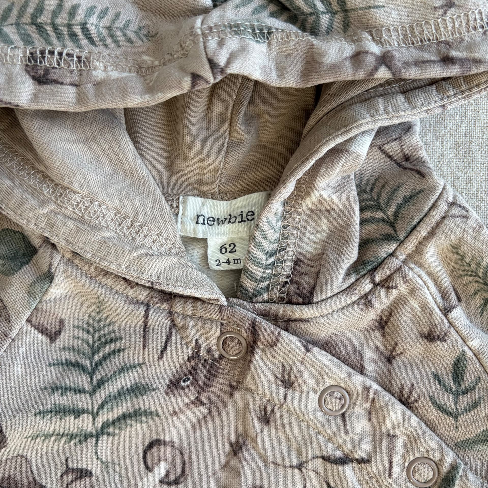 Heldress med hette — bilde 3 av 4