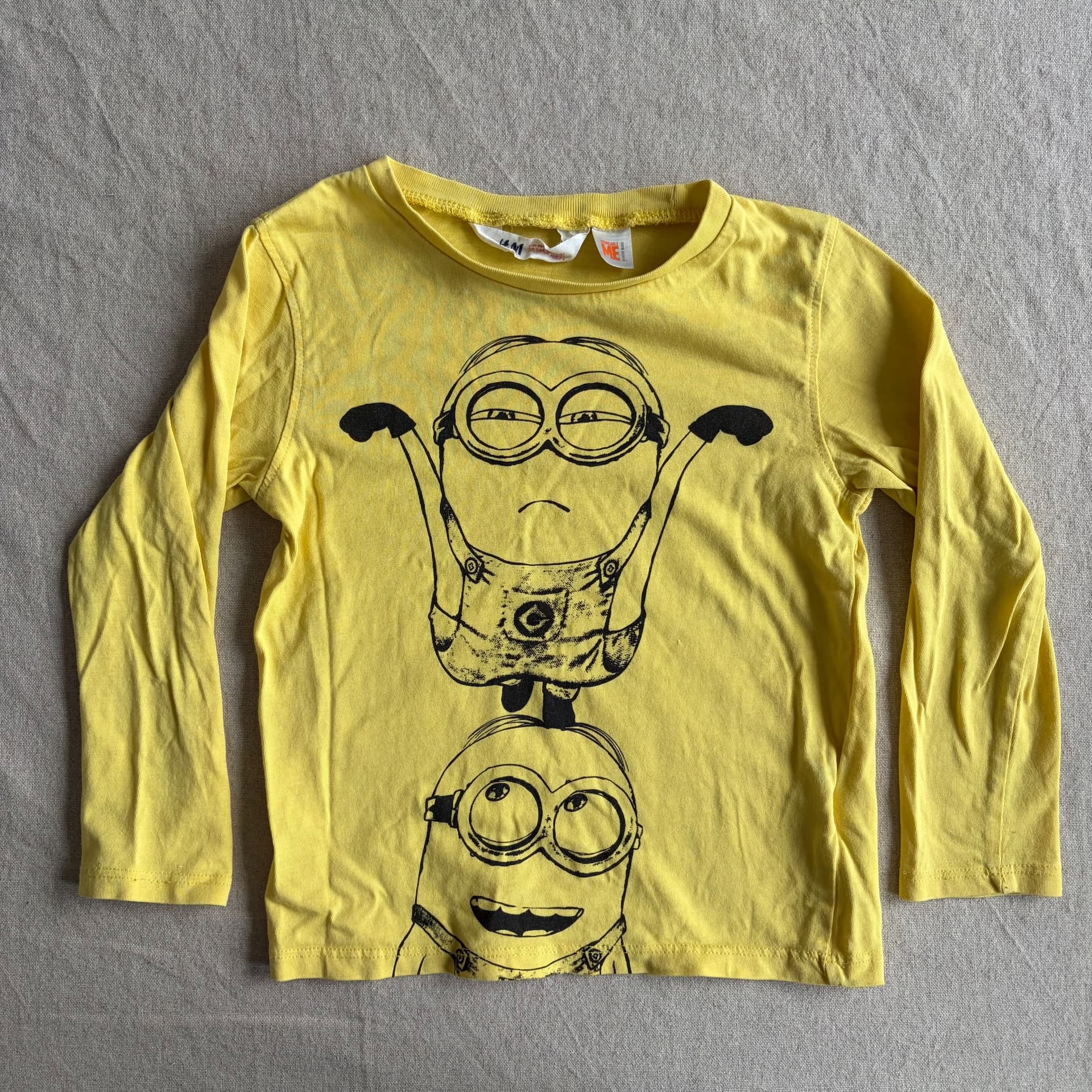 Genser med Minions-trykk — bilde 1 av 4