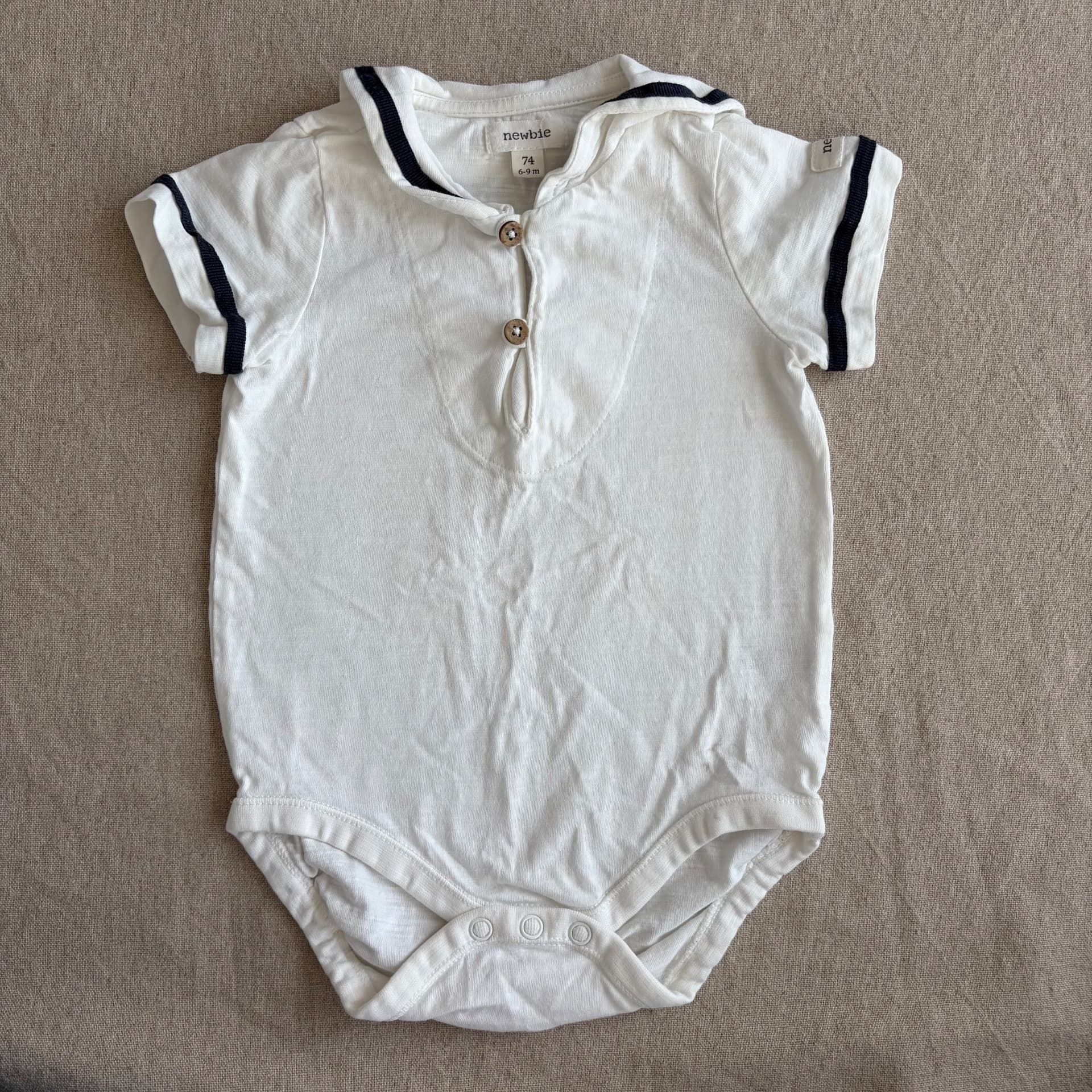 Kortermet body — bilde 1 av 4