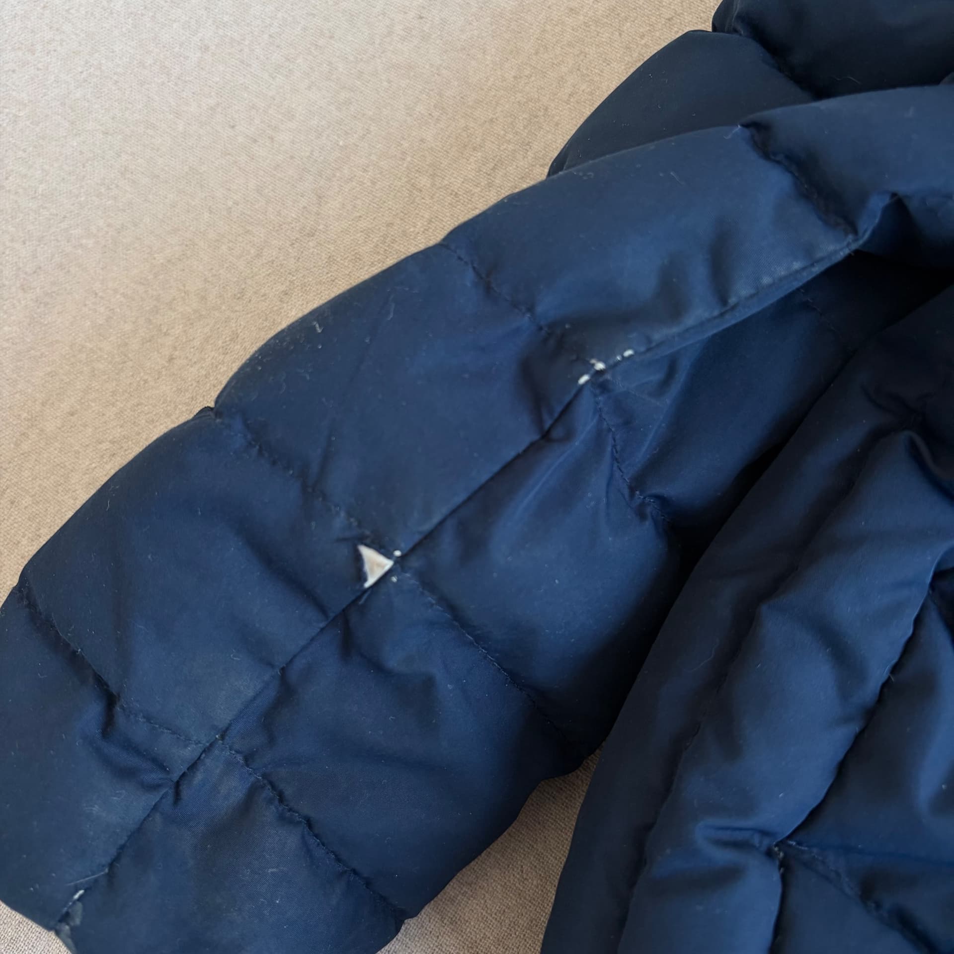 Lett foret jakke med hette — bilde 4 av 4
