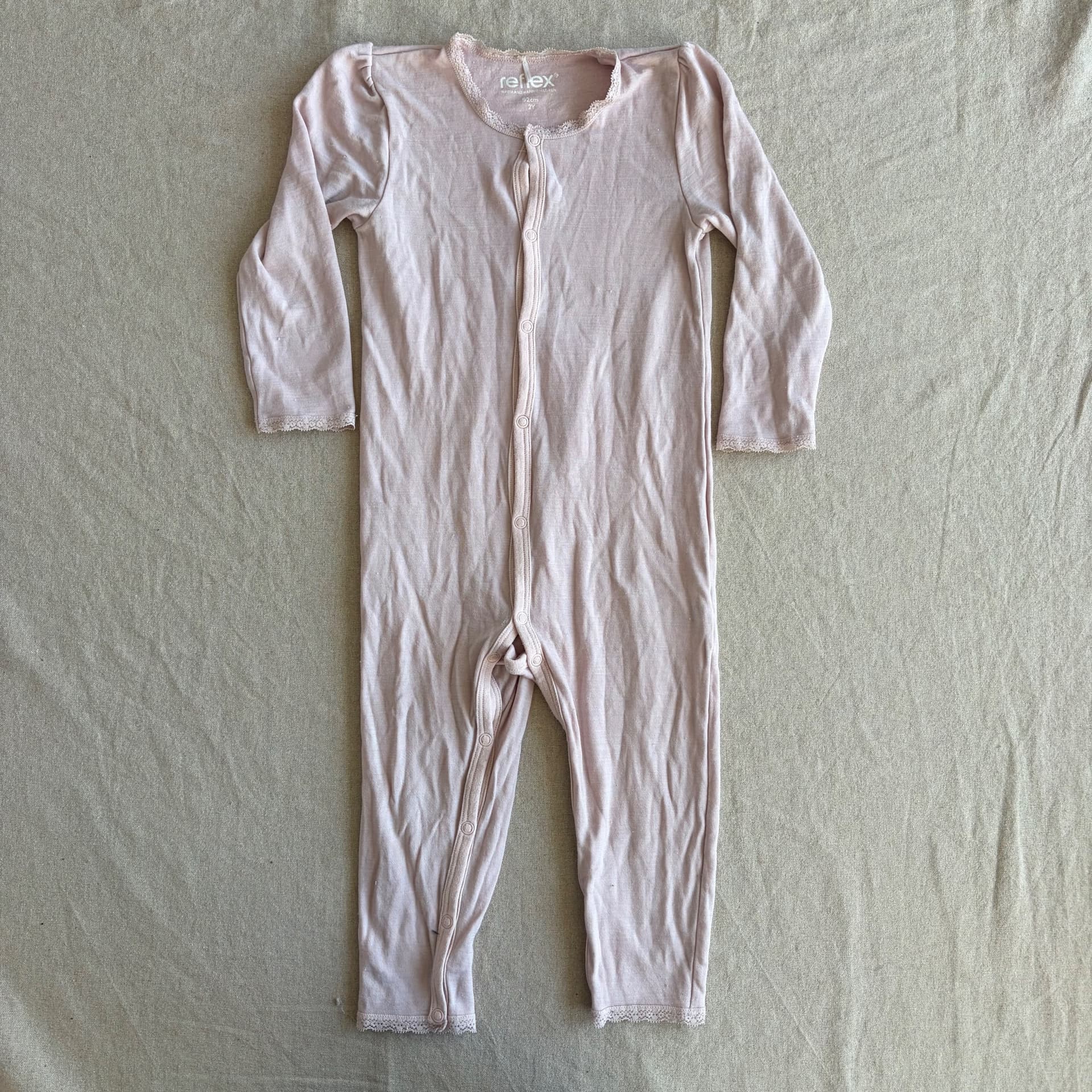Heldress/pysj med knapper — bilde 1 av 4